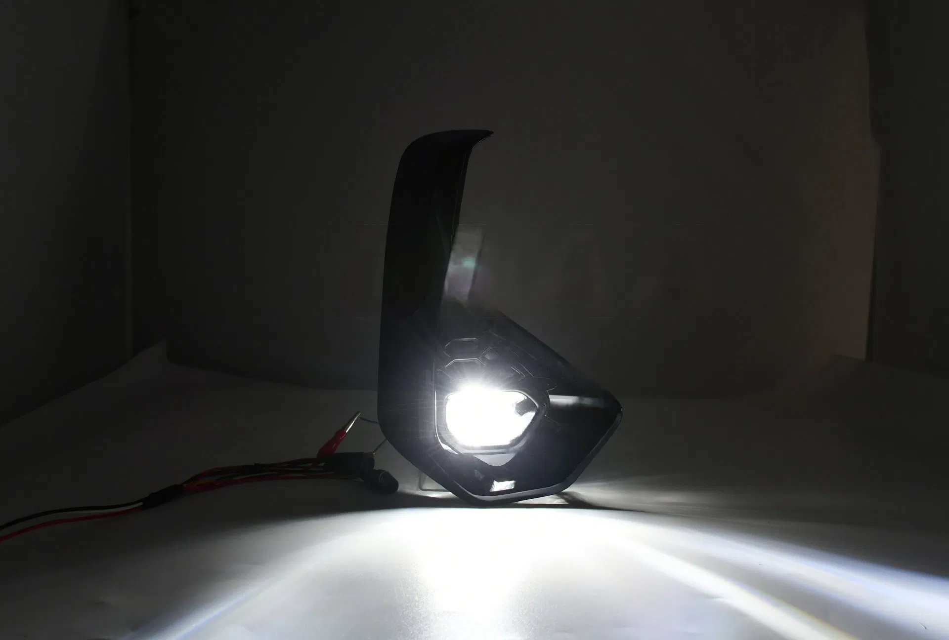 Противотуманные фары LED для Toyota Hilux Revo 2024+