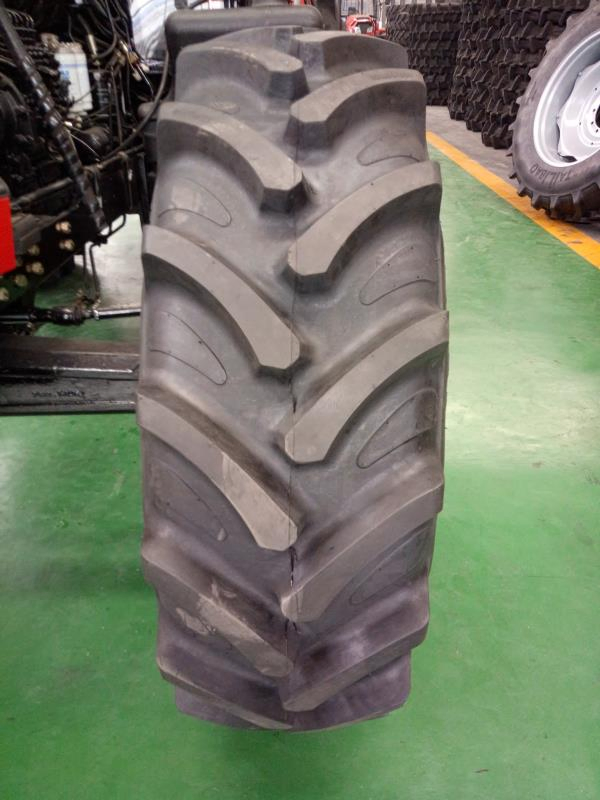 High Quality Radial Bias Agricultural Tire Farm Tractor 420/85r34 710/70r38 650/65r28 620/70r30 650/70r42 540/65r28 20.8r46 18.4r42 14.9r28 18.4r34 18.4r30