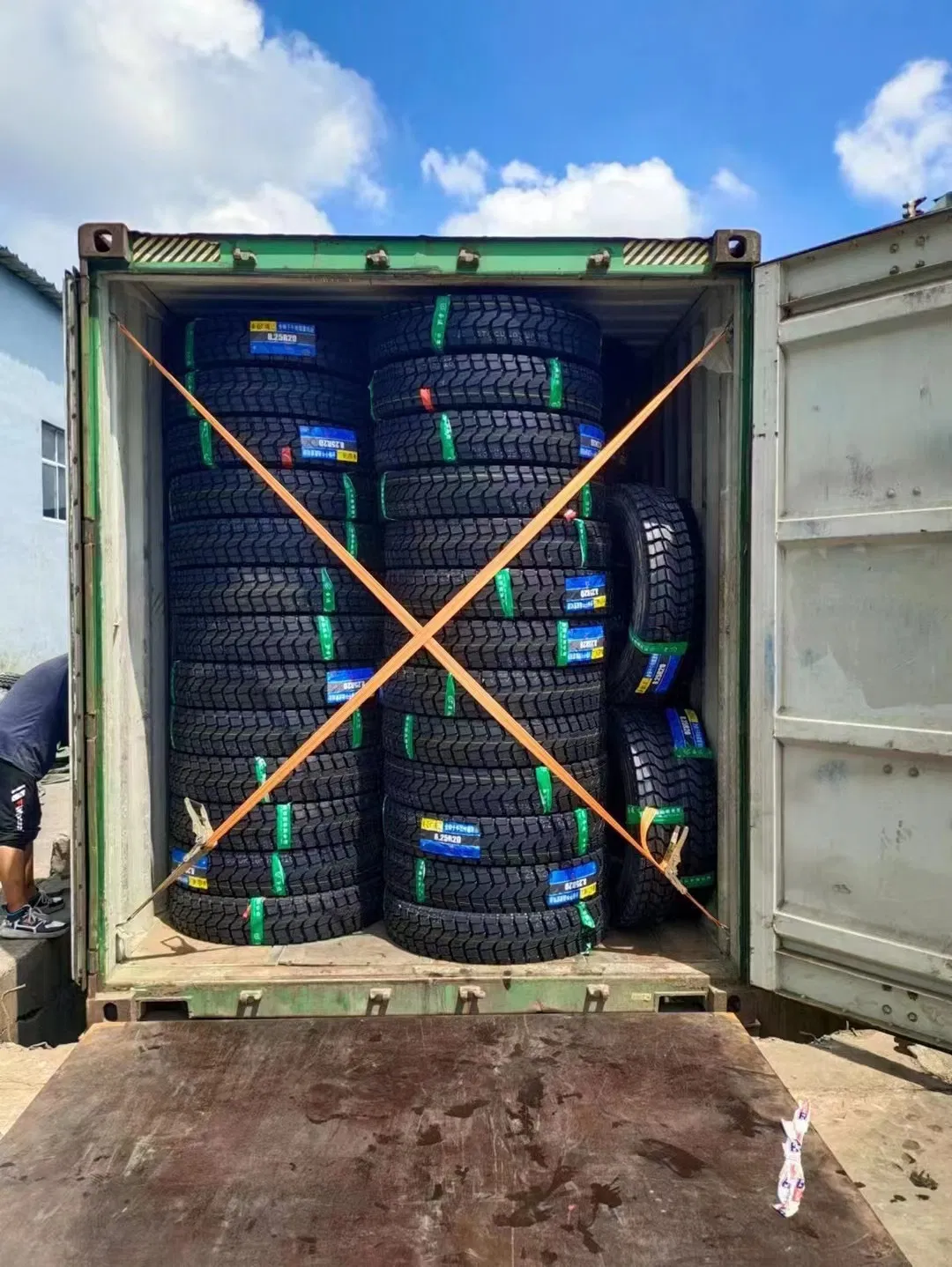 G2/L2 Loader/ Cross-Country/ Heavy Load Dump Truck/Dumper/ Scraper/ Lorry Tyre OTR Tire 17.5-25