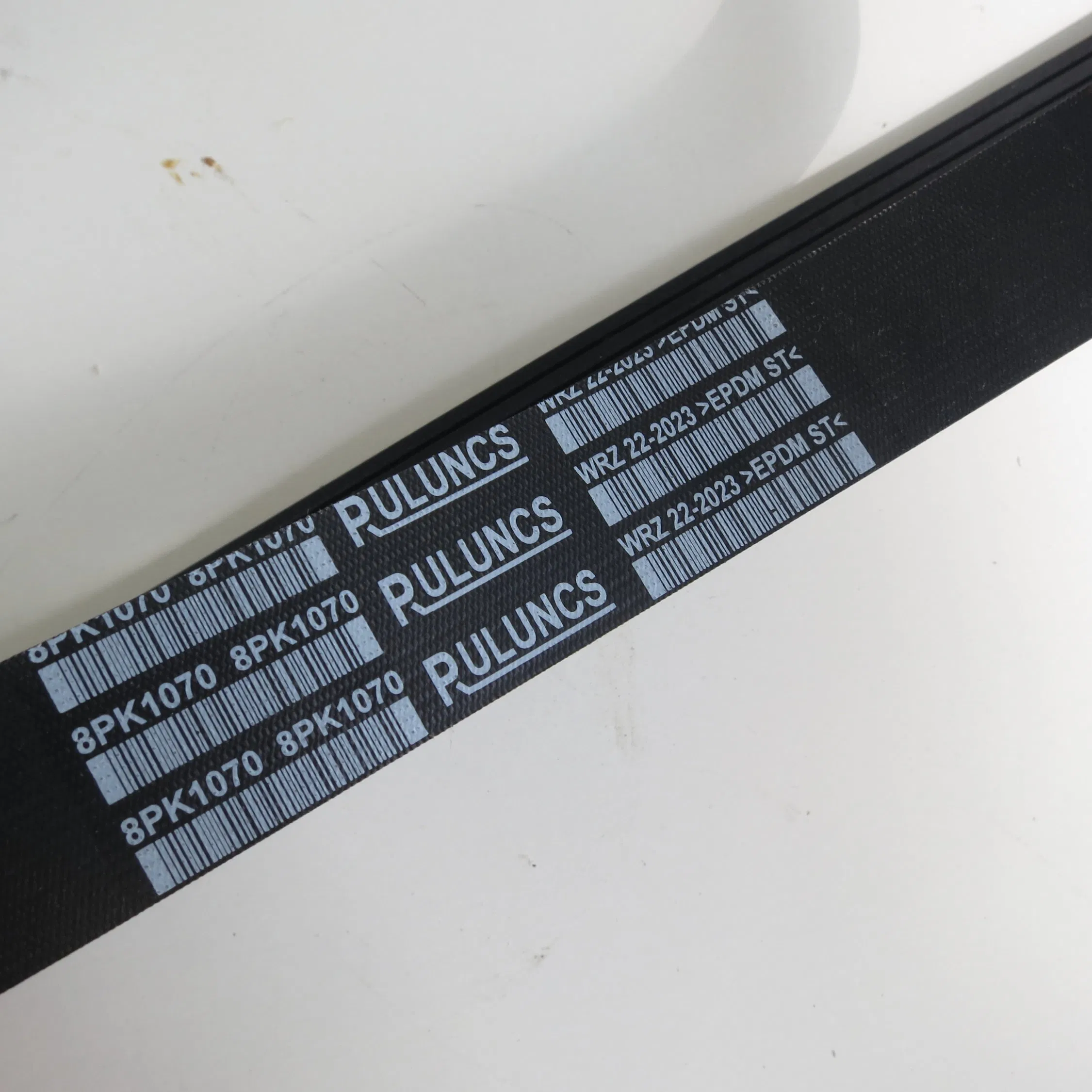 Ремень вентилятора 8PK1070 для двигателя Cummins