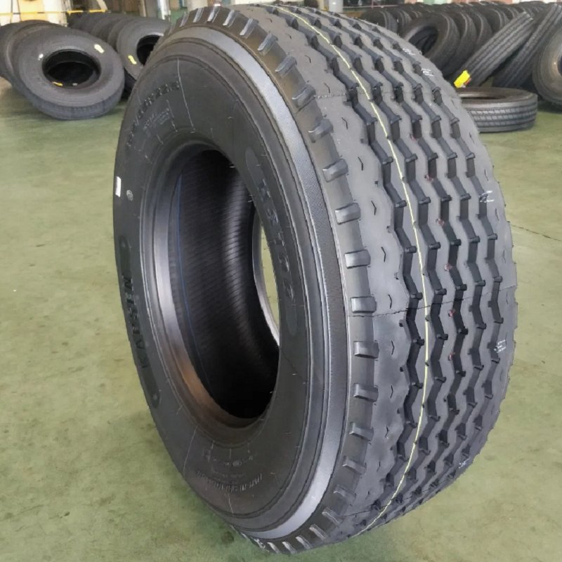Low Rolling Resistance Truck Steer Tire, Fuel-Saving Compound Technology, Helping Fleets Reduce Operating Costs.