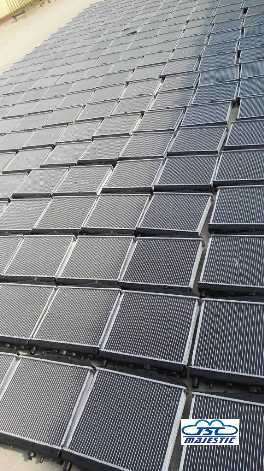 Алюминиевый радиатор охлаждения двигателя