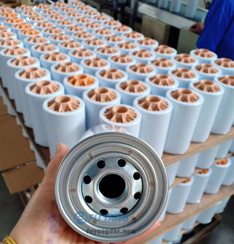 Топливный фильтр-сепаратор FS1242 для Toyota R225-7/R215-7