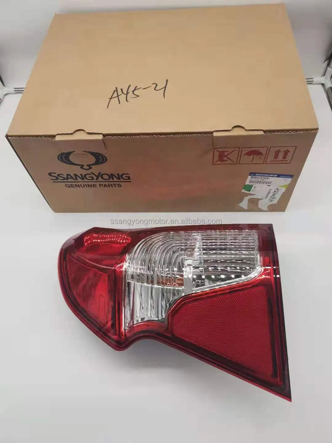 Premium Ssangyong Rear Taillight for Actyon, Kyron, Korando-C8360132500 8360232500 8360132600 8360232600