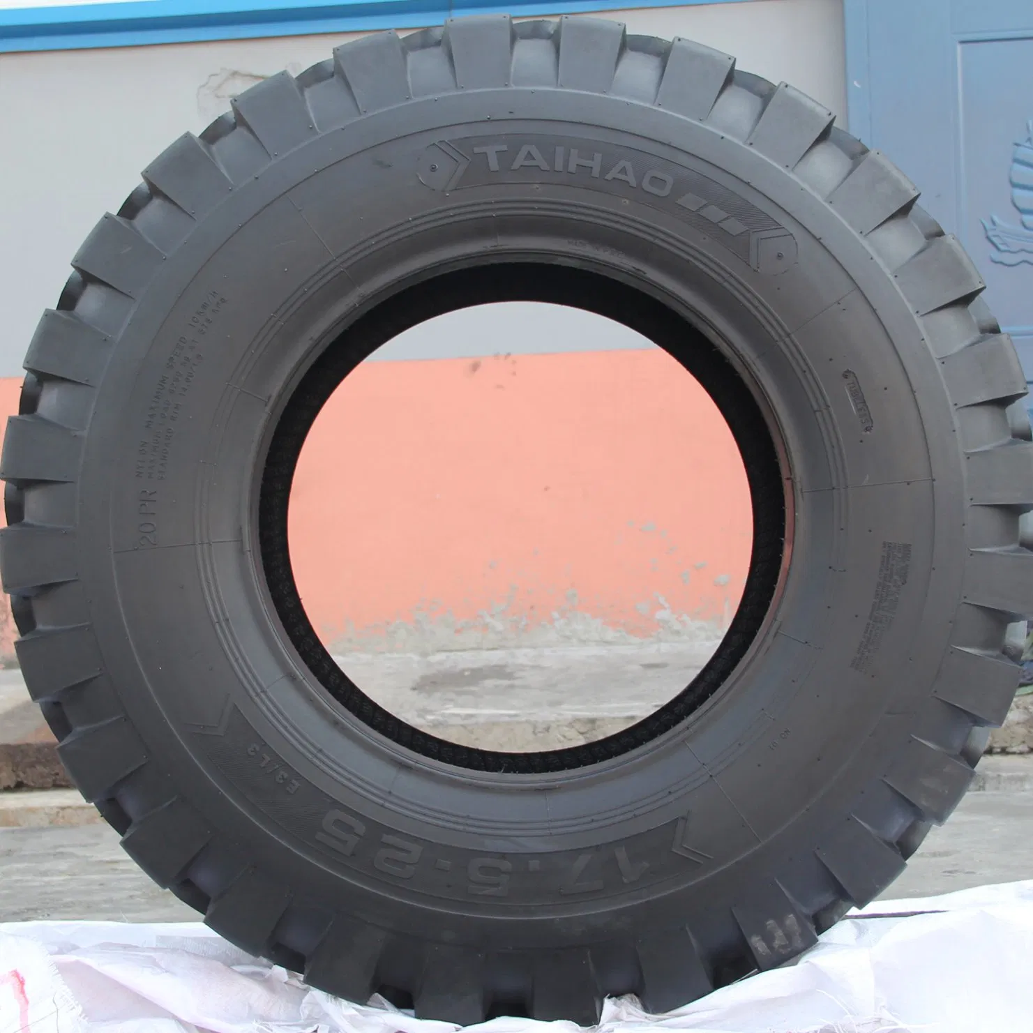 High Quality Bias Tyre Manufacturers E3/L3 (W2) OTR Tyre