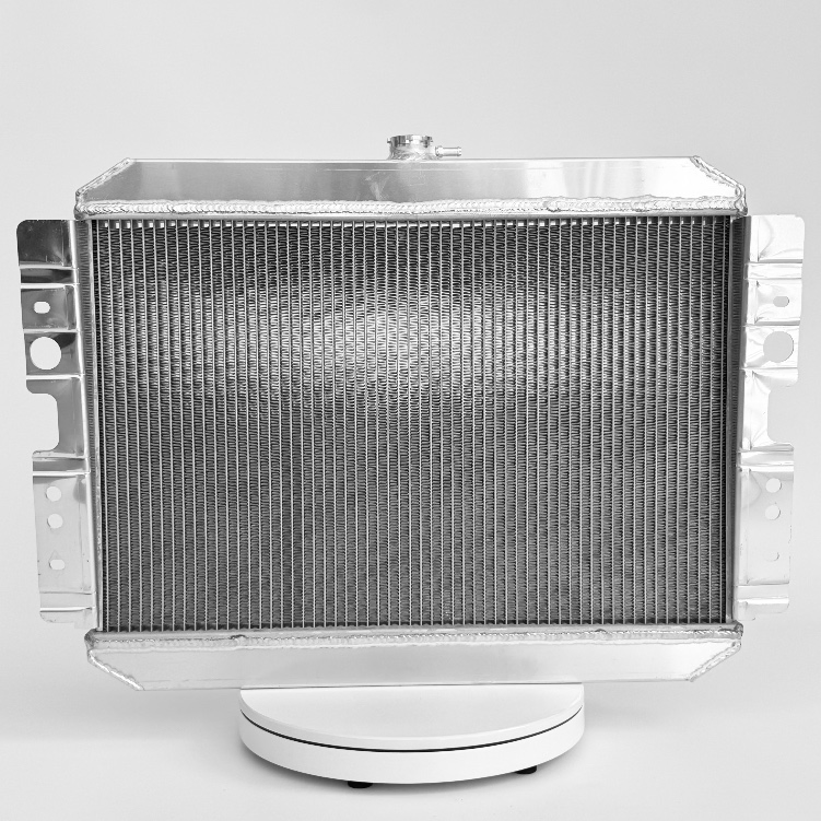 Радиатор охлаждения Mazda B2000/B2200 82-93 алюминиевый