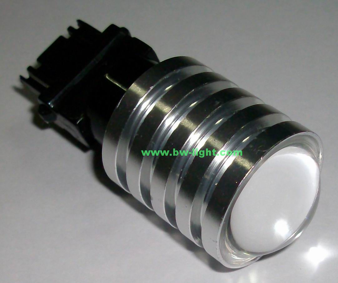 Лампа стоп-сигнала S25 CREE LED для авто