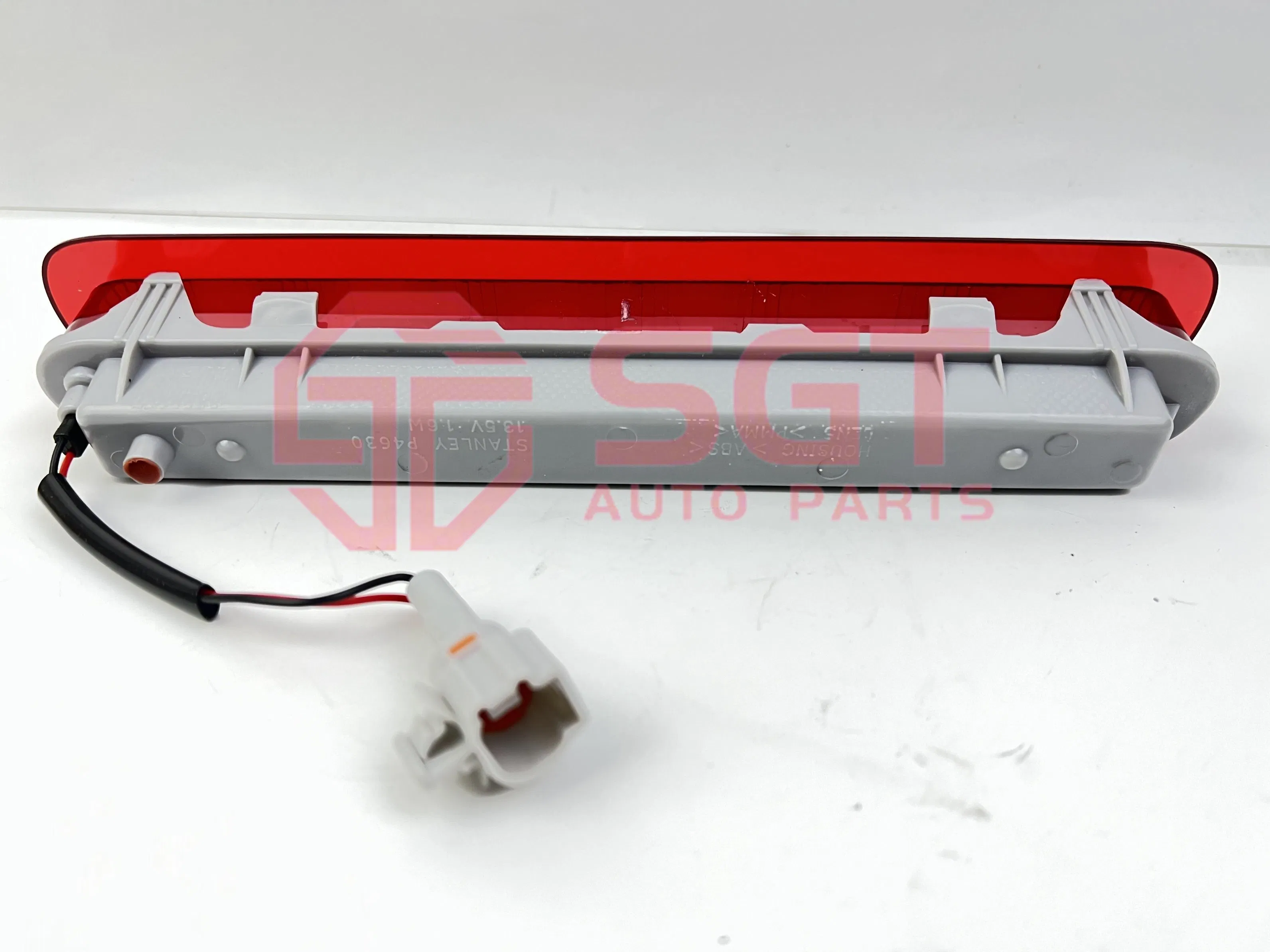 Фонарь задний светодиодный Toyota Hilux Vigo 2012 81570-0K011