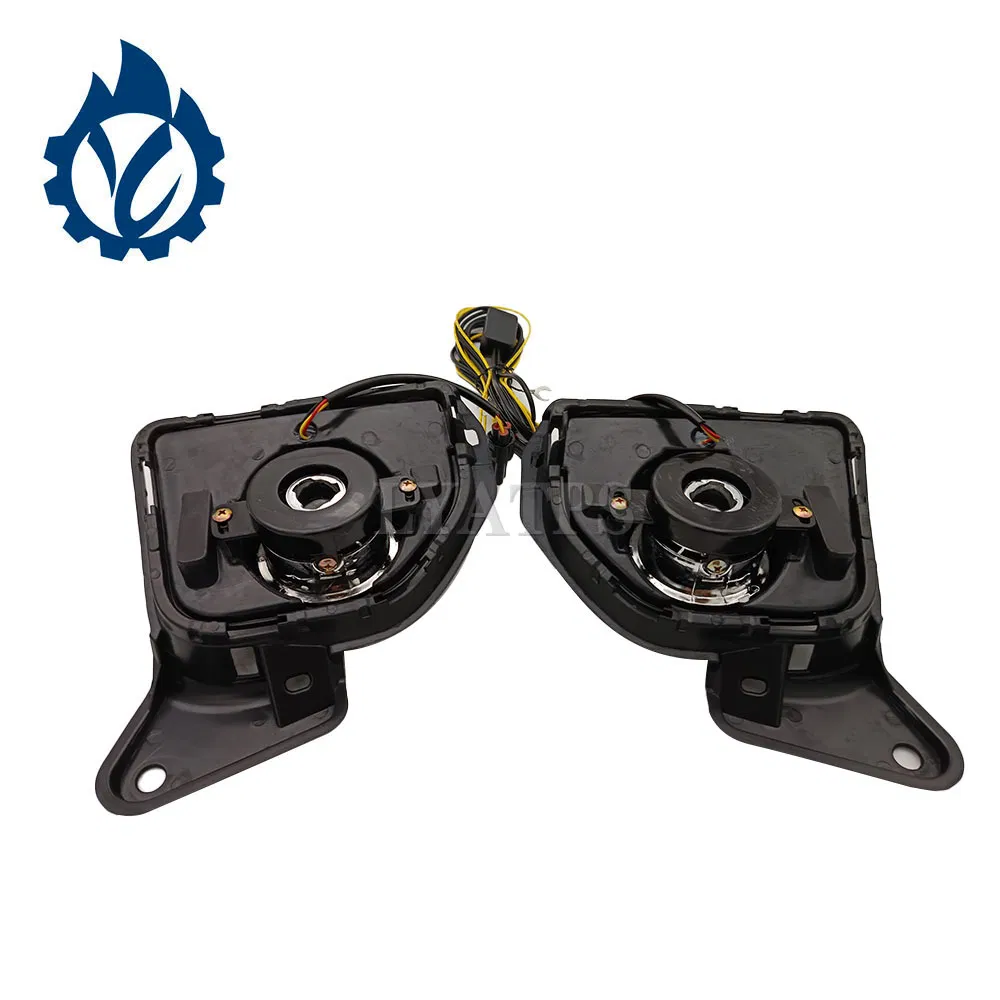 Противотуманная фара для Hiace 2014 (без стримера и LED)