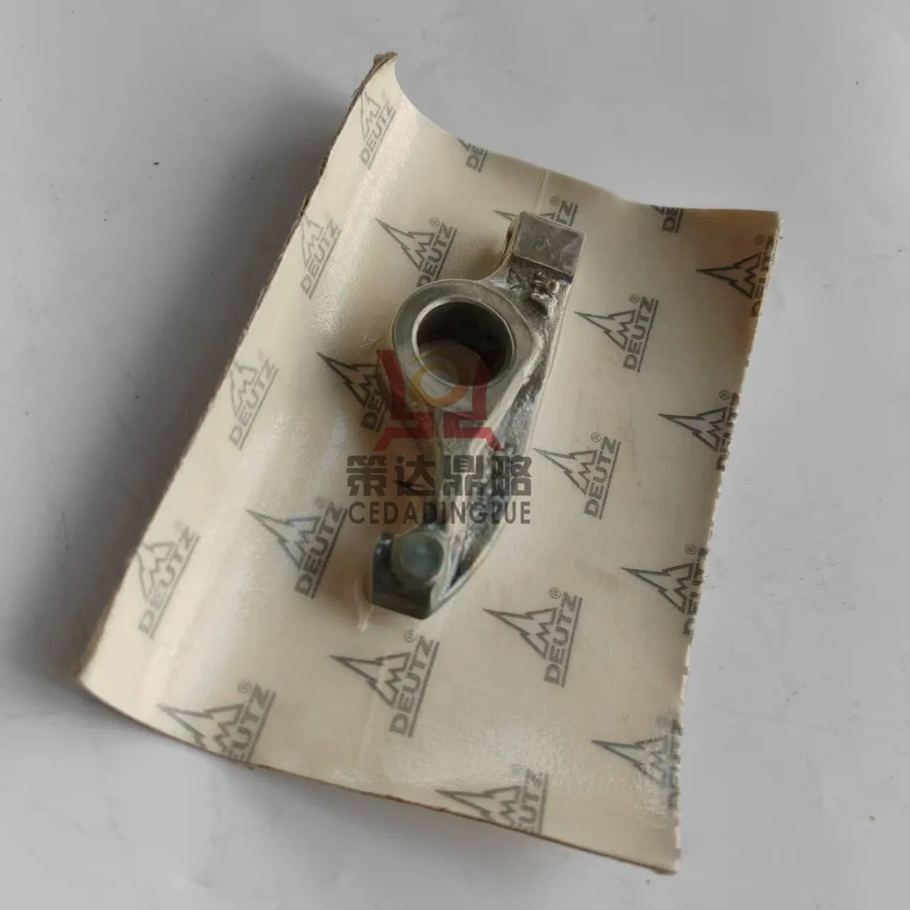 Кронштейн коромысла клапана 02109628 для Deutz BF4L2011