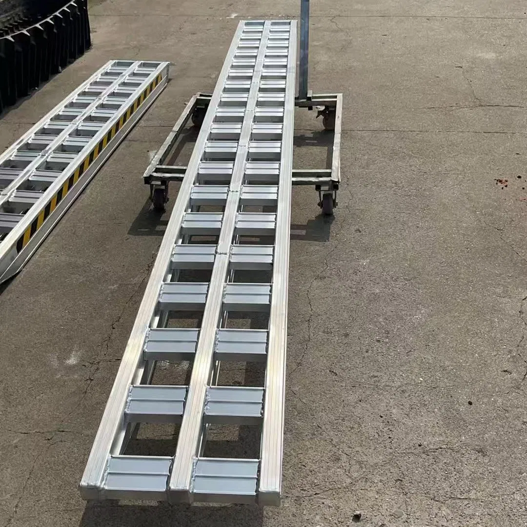 3 Supports Truck Aluminum Ramp 3 Beams Lightweight Aluminium Ladders 4 Meters for Loading 8 Tons for Excavator Machines Harvesters