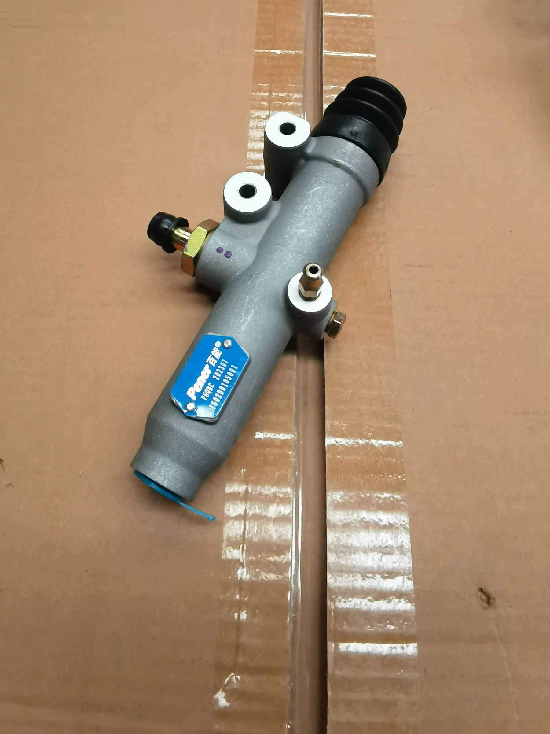 Kl1602bc-010 Auto Clutch Master Cylinder for North Benz FAW Truck Spare Parts1602D0105001