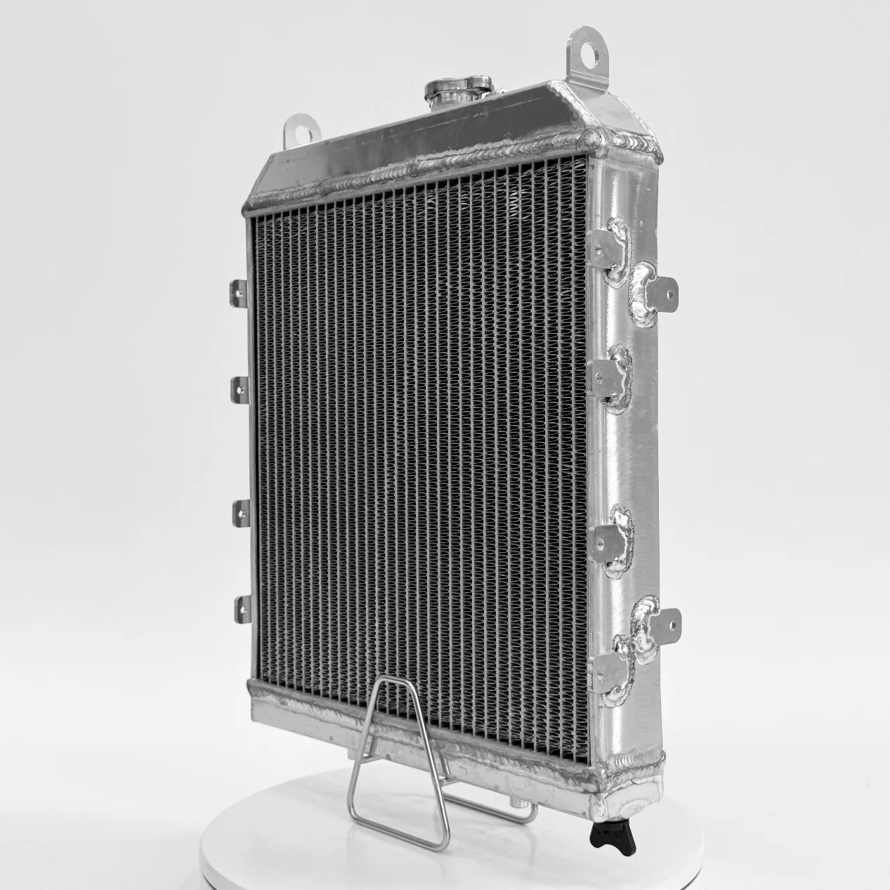 Радиатор алюминиевый SRW245 для Isuzu Amigo/Pickup 89-95