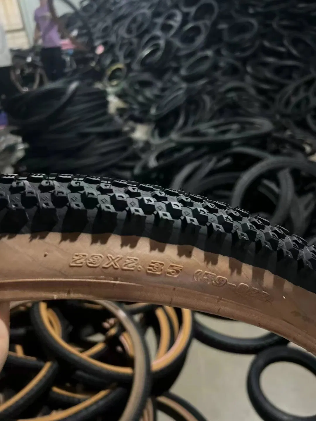 Велосипедная покрышка 26*2.125 для города, гор и гравия