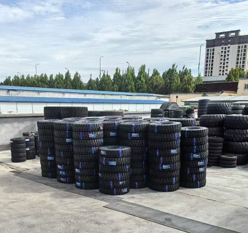 Bias Agriculture Tyre/Wheel for Harvester/Tractor and AG Machinery KR-4