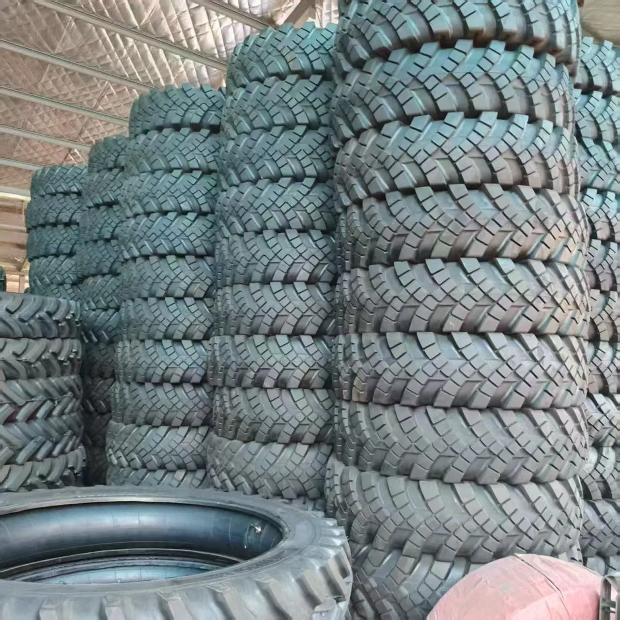 Шина 14.00-20 для пожарных машин, 20pr, б/у