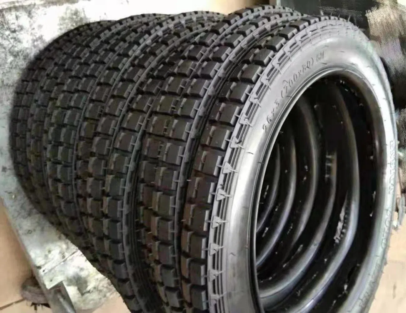 Шина 30X3/30X3.5 Beaded Edge для реставрации мотоциклов