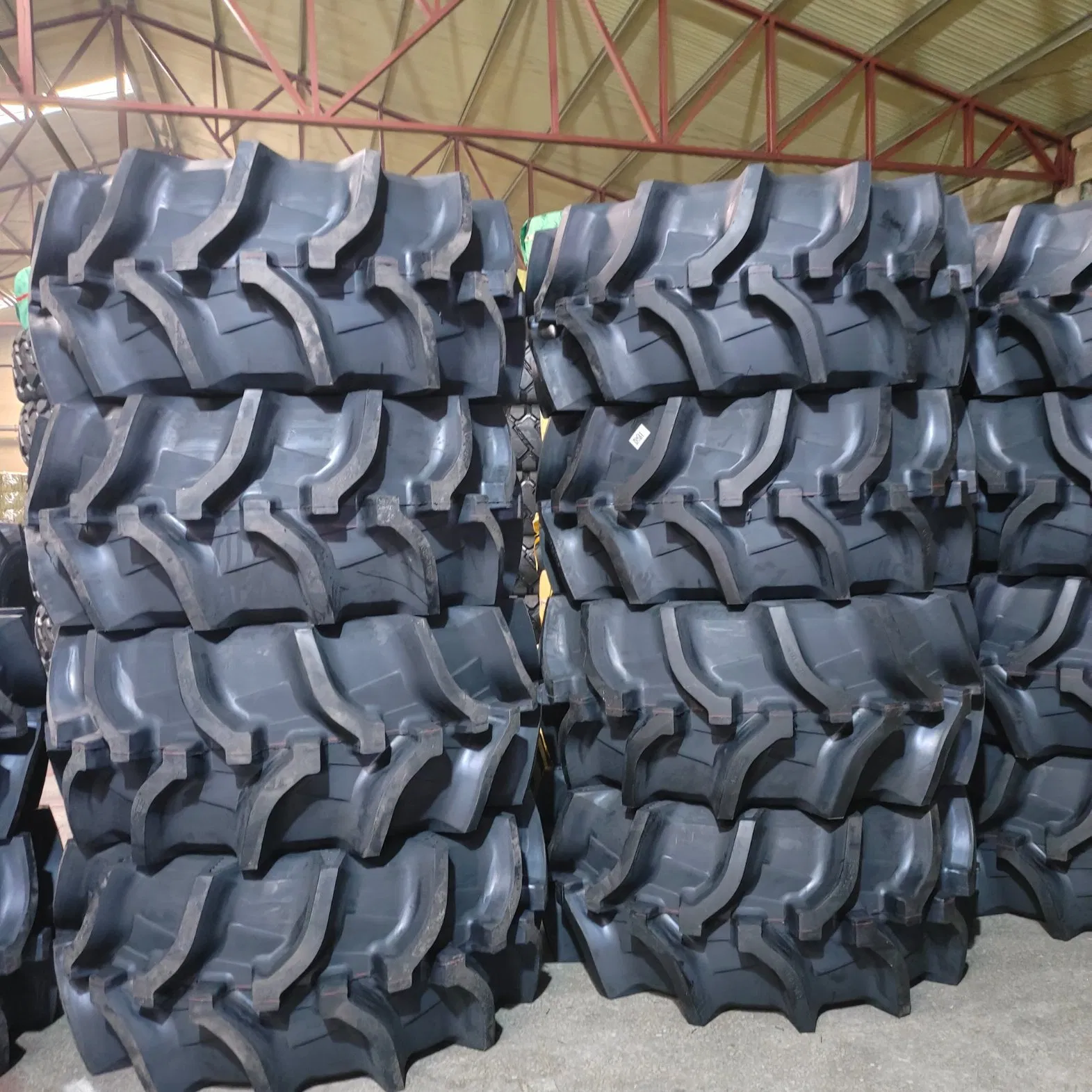 Linglong Crosswind Leao Atlas Radial Agricultural Tires 320/85r32 340/85r36 380/85r30 420/85r24 420/85r28 460/85r30 520/85r38 R1 480/80r46 520/85r46 710/70r38