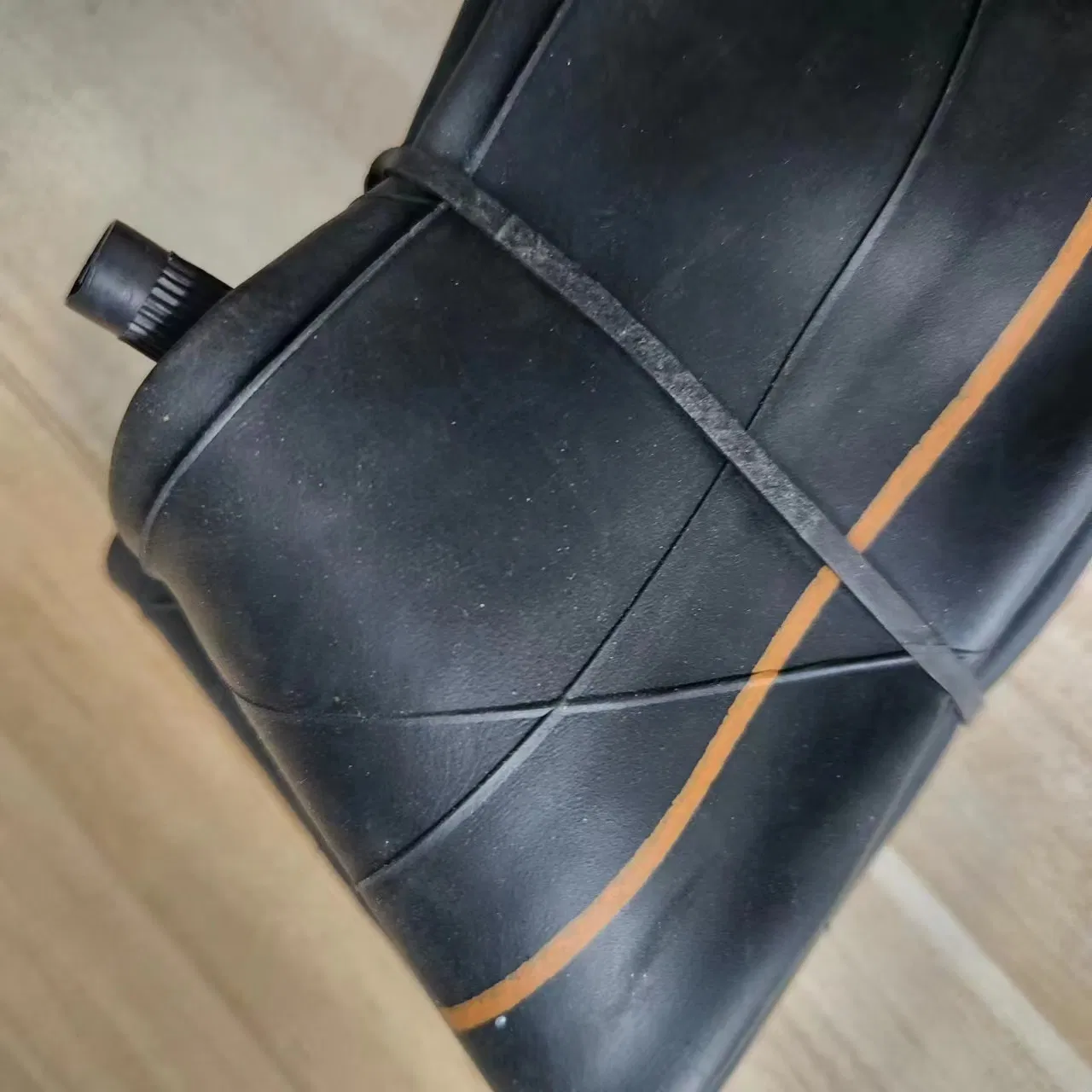 Камера мотоциклетная 3.00-14 (300-14)