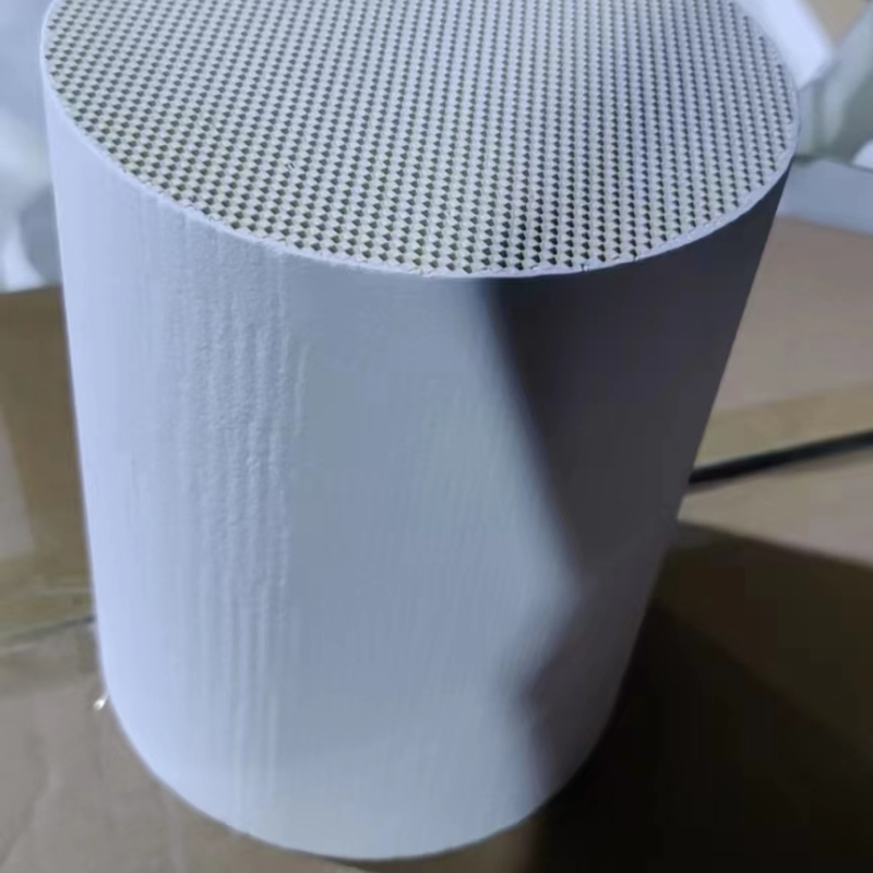 Керамический сажевый фильтр с каталитической функцией