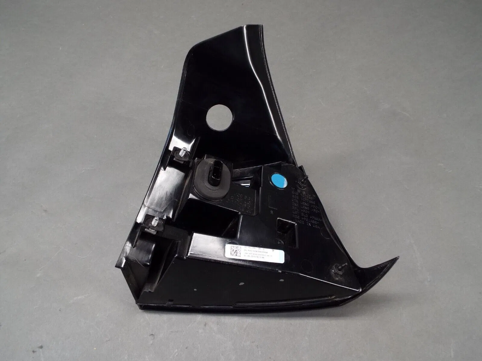 Фонарь задний Tesla Model 3 2017-2020 (правый)