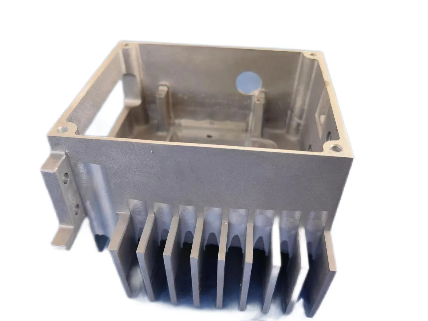 Корпус алюминиевый для двойного мотора автомобиля и мотоцикла