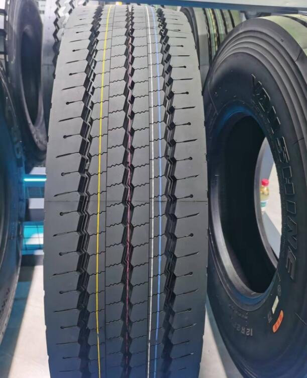 Chinese Brand Truck Tire Tubeless 17.5" 19.5" 22.5"Inch 215/75r17.5 245/70r19.5 9.5r17.5 9r22.5 8r22.5 9r22.5 275/80r22.5 Excellent Performance Cheap Price