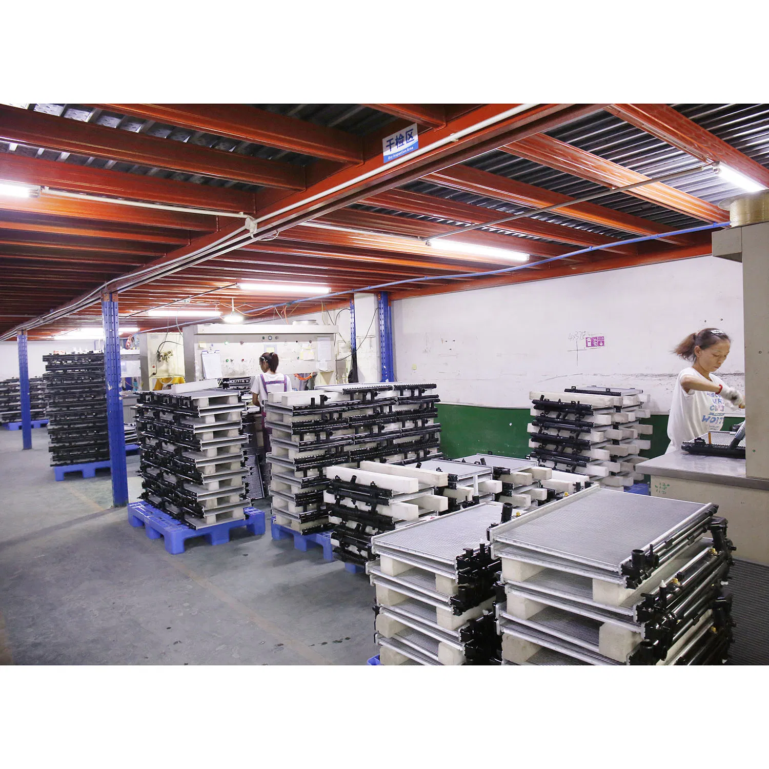 Интеркулер для Toyota RAV4 E+ 2.5л 2020