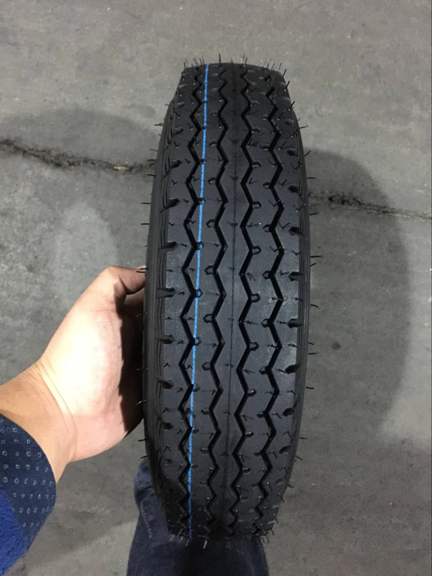 Шина мотоциклетная Gladstone 4.00-8