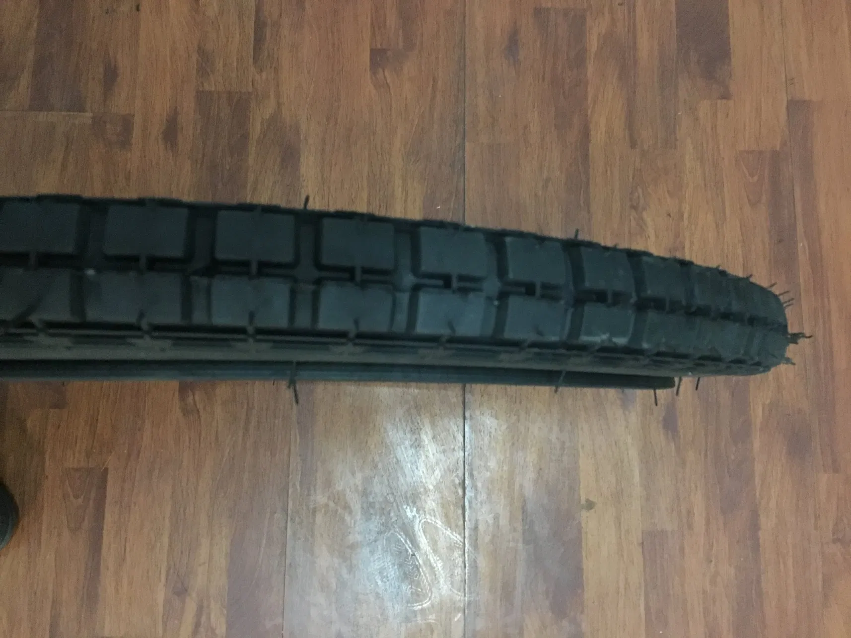 Шина 26x2 с бортовым кольцом для мотоциклов