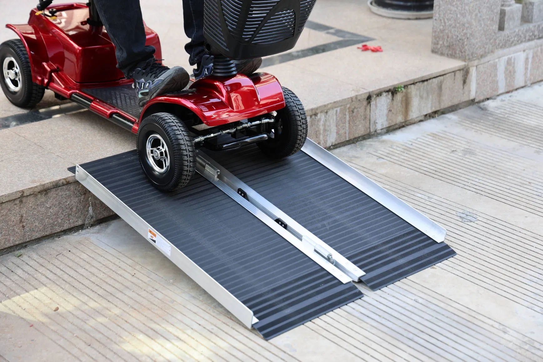 Portable Wheelchair Ramp Aluminum Folding Door Threshold Wheelchair Ramps for Home