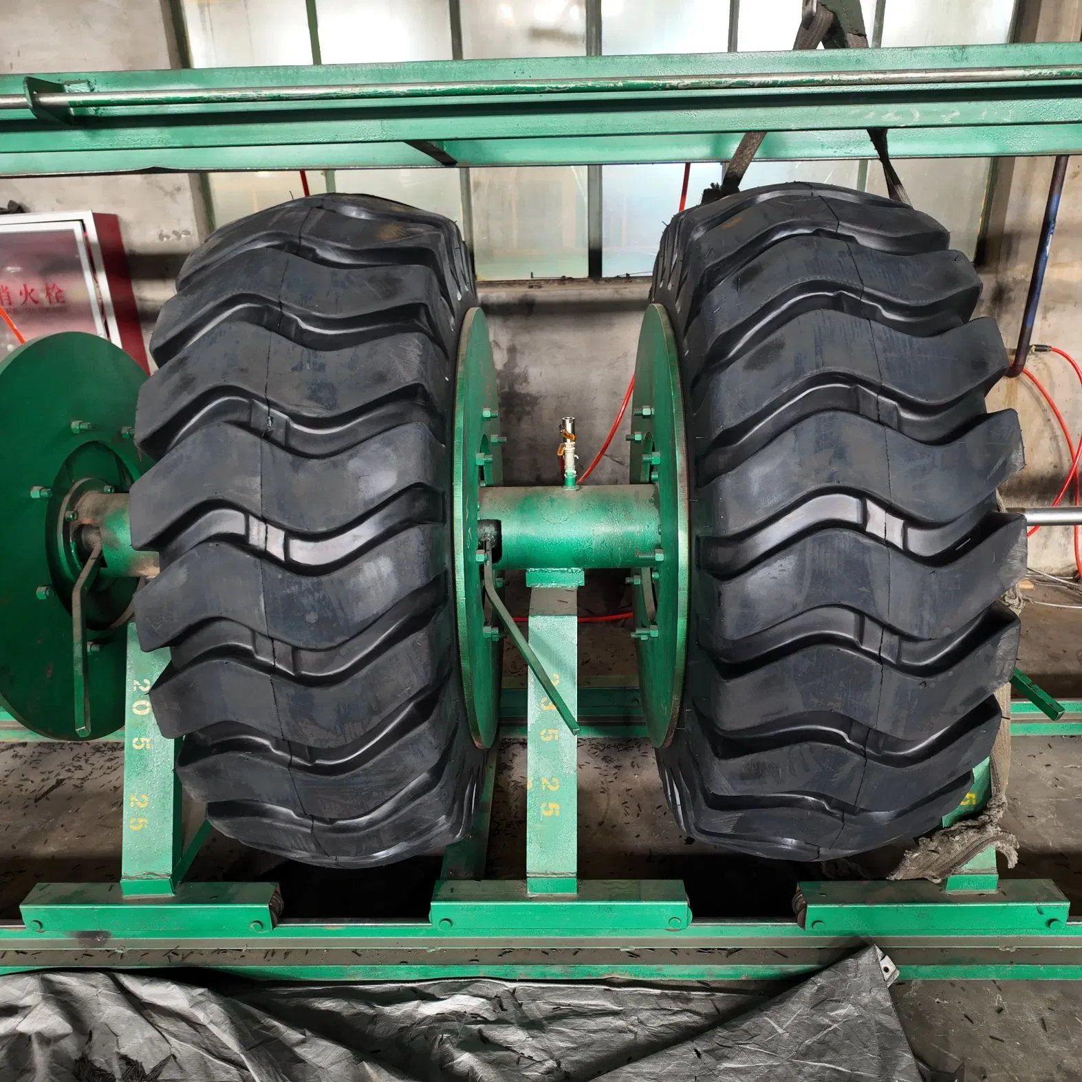 Heavy-Duty Pneumatic Tire 5.00-8 for Material Carts