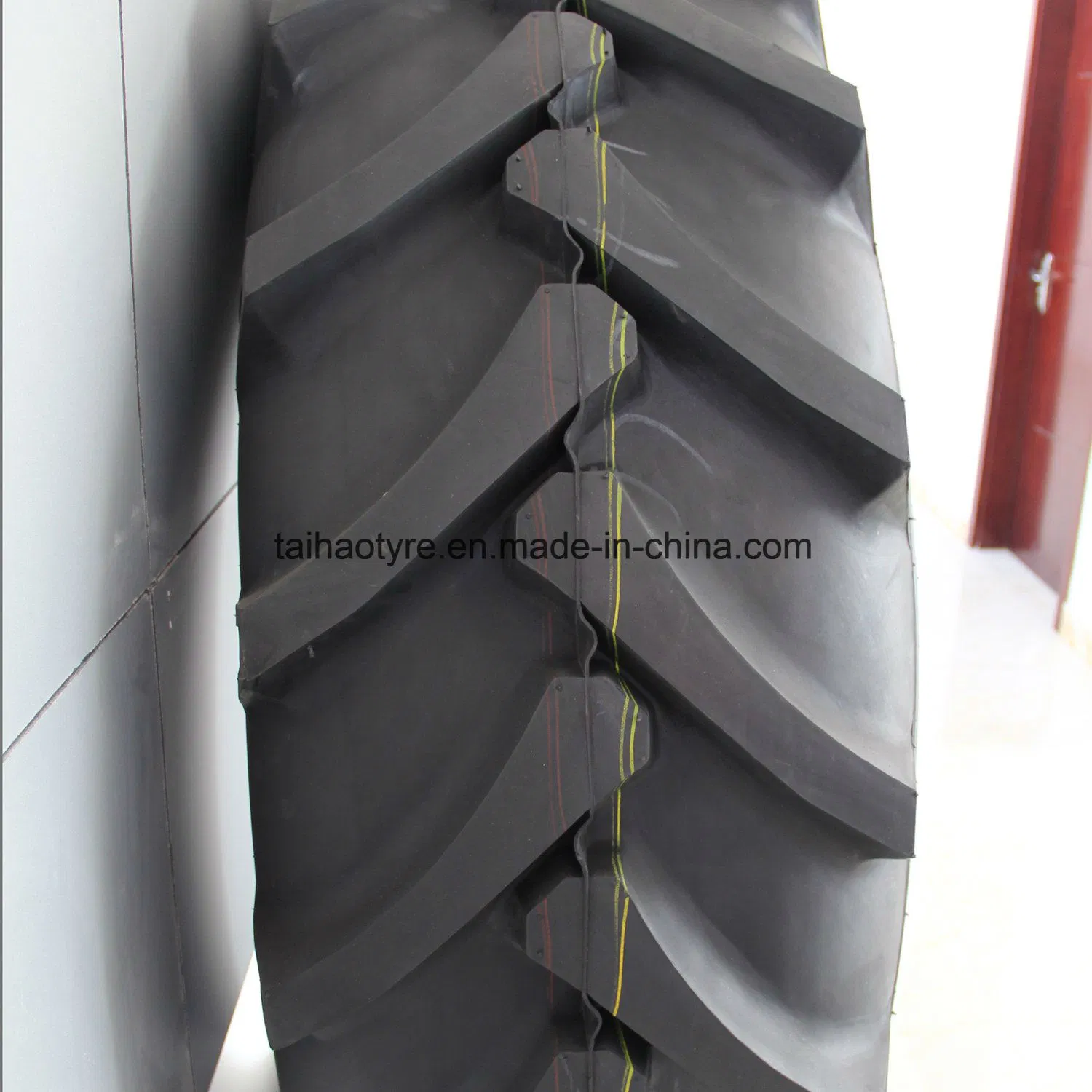 18.4-30 18.4-34 18.4-38 20.8-38 23.1-26 R1 Tyre Agriculture Tractor Tyre