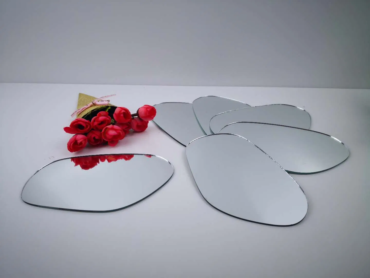 Supply 1.8mm 2mm 305mm*407mm Convex Concave Mirror Glass