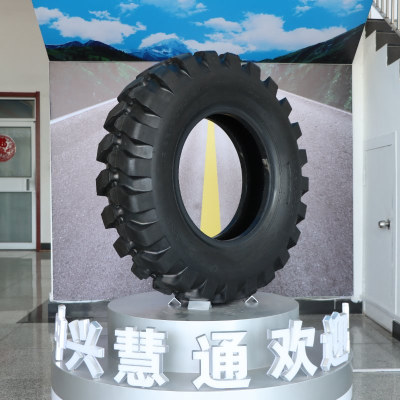 10.00-20-16 Excavator Tire with Ht816 Pattern
