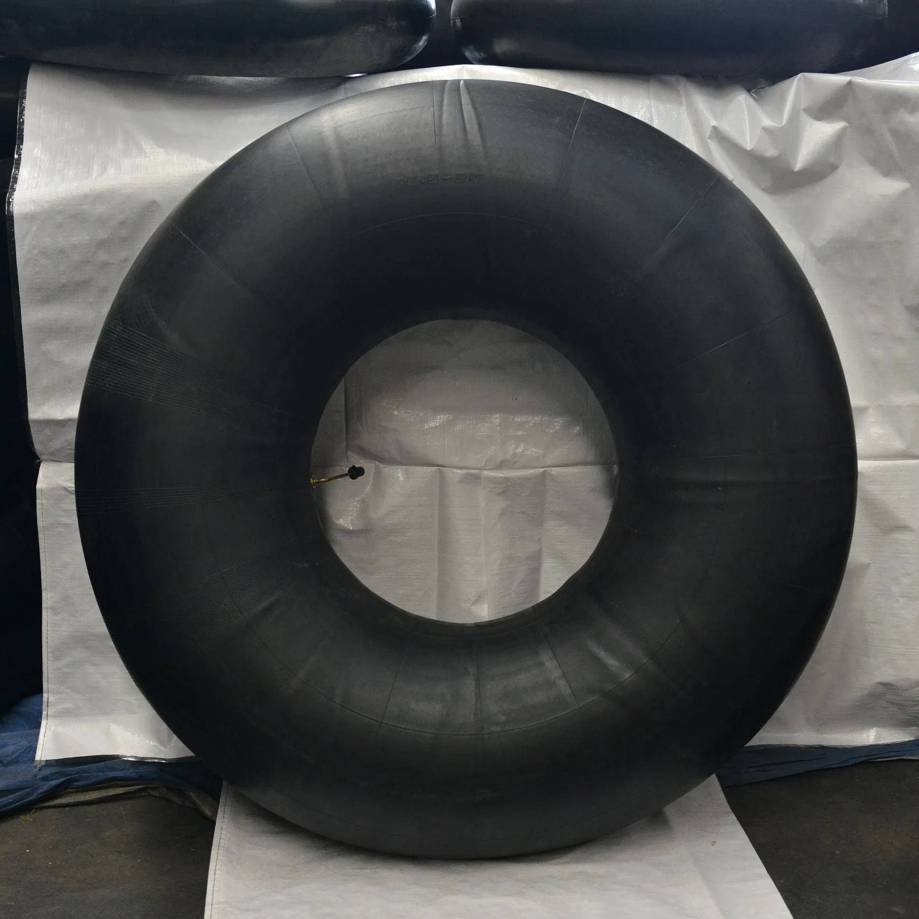 Goor Price Korea Technology 17.5-25 15.5-25 23.5-25 OTR Port Loader Truck Wheel Loader Mining Tyre Tire Natural Rubber Tubes
