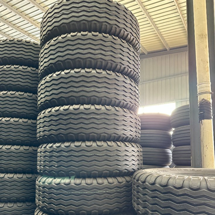 15.0/70-18imp Grain Truck Tire with Ht702 Pattern