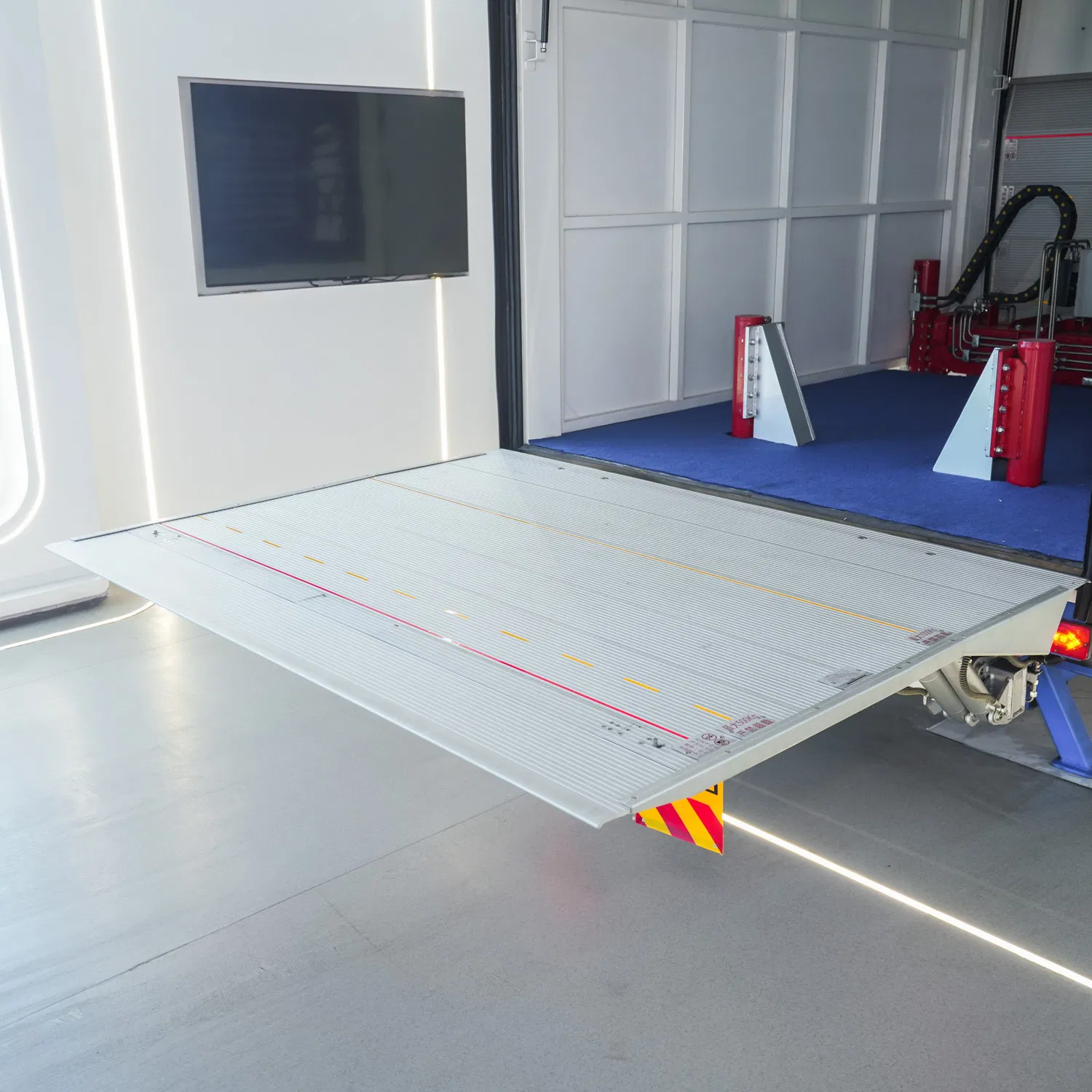 Hydraulic Truck Tailgate Lift Truck Body Tail Lift Board From Factory Cadro