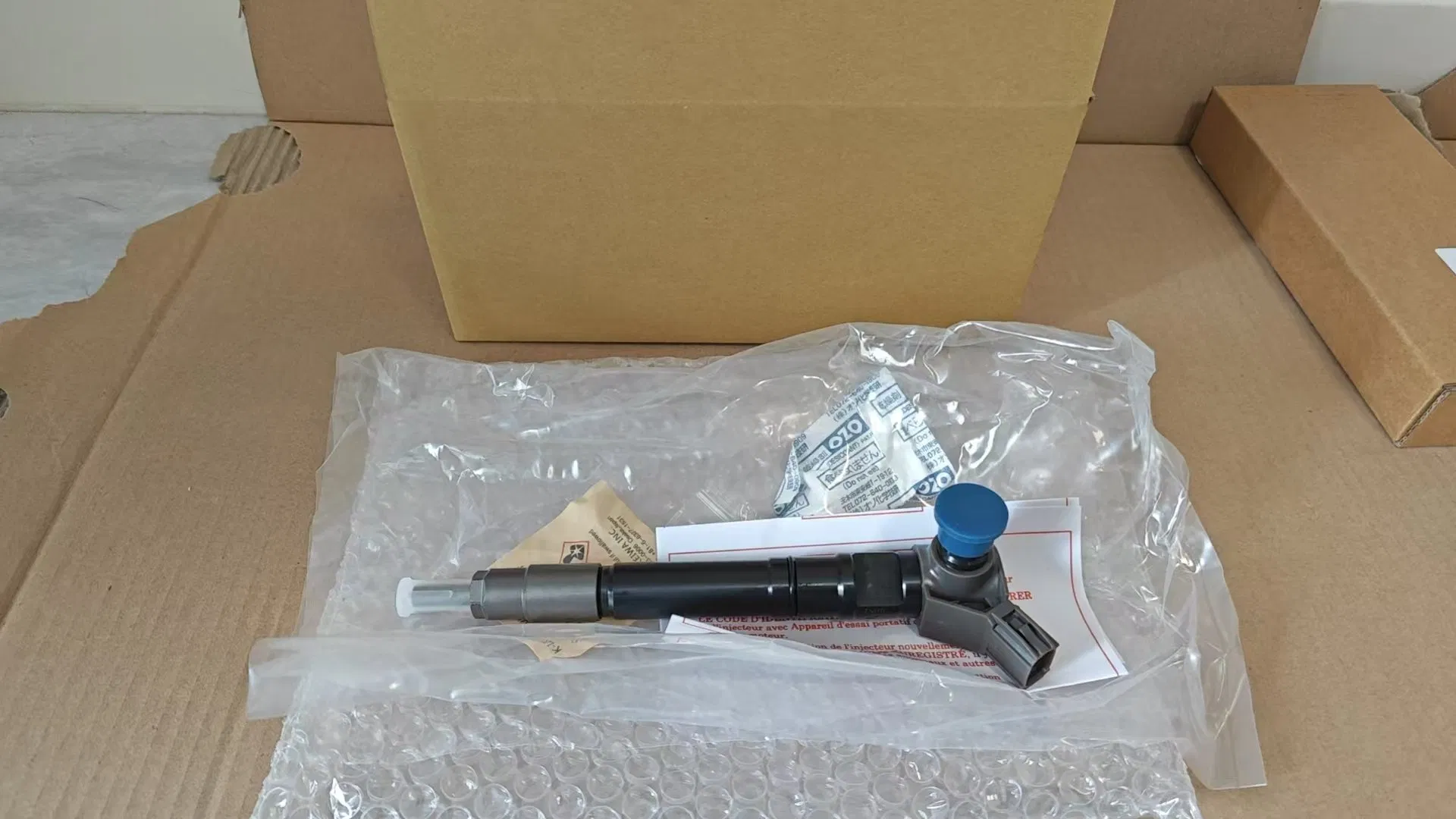 Common Rail Fuel Injector 295700-0560 23670-0e020 23670-09430 23670-11020 23670-19025 for 2gd-Ftv 2.4L for Denso