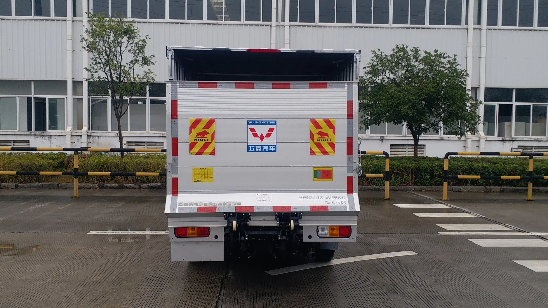 Niuli Light Strong and Compact Tail Lift Vehicle Tail Lift with CE