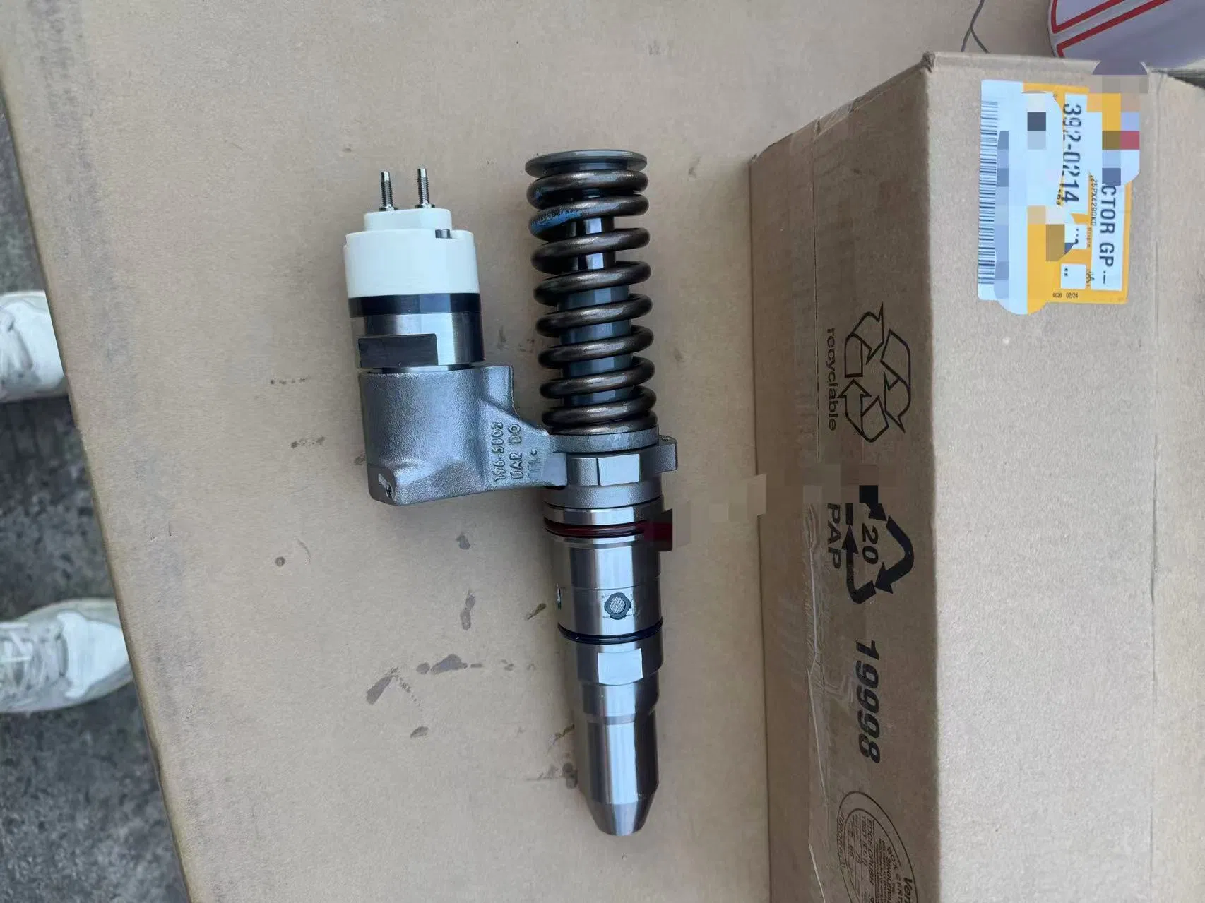 3920214 392-0214: Fuel Injector Assembly 386-1766 Fuel Injector Assembly