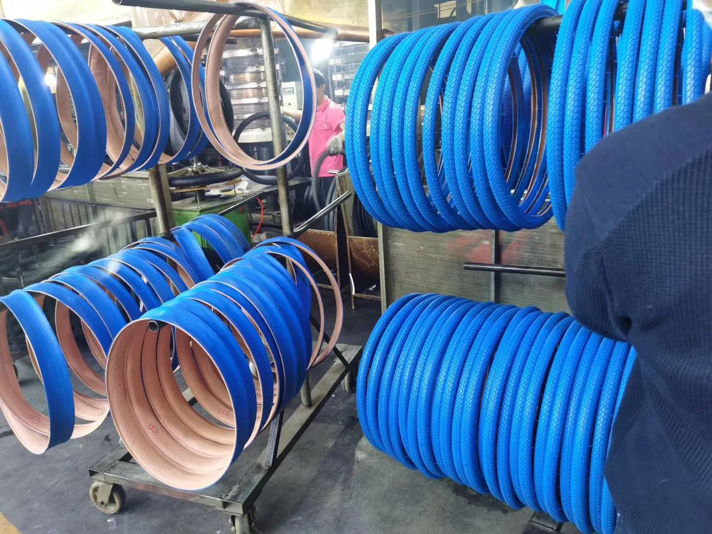 Велосипедная покрышка 20*2.125 с белой боковиной