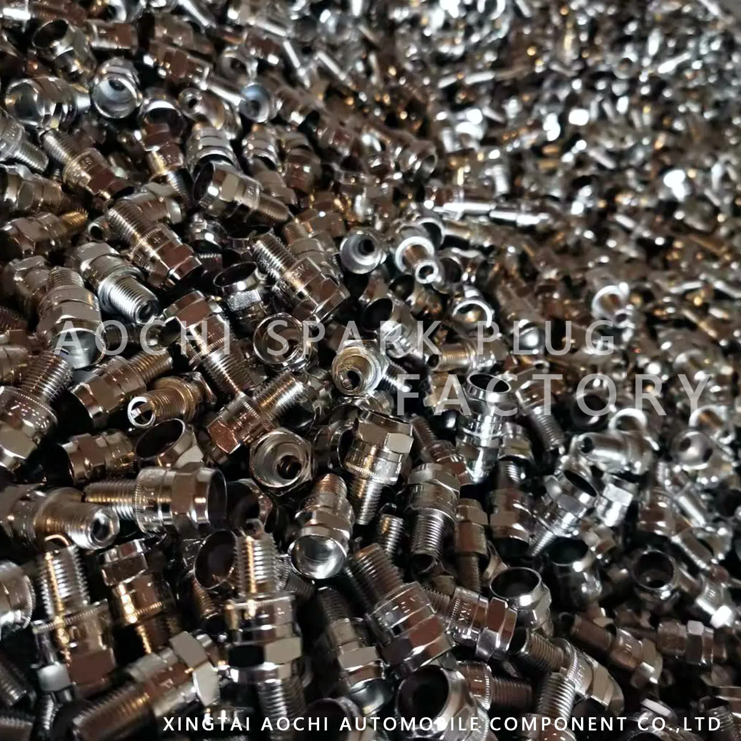 Good Bright Nickel Factory Motorcycle Spare Parts Spark Plug (A7TC)