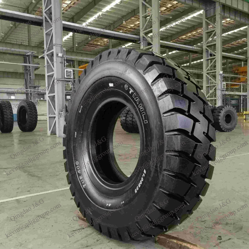 OTR Giant Radial Dump Truck Mining Earthmover Loader Grader Tire (29.5R25 29.5R29 33.00R51)