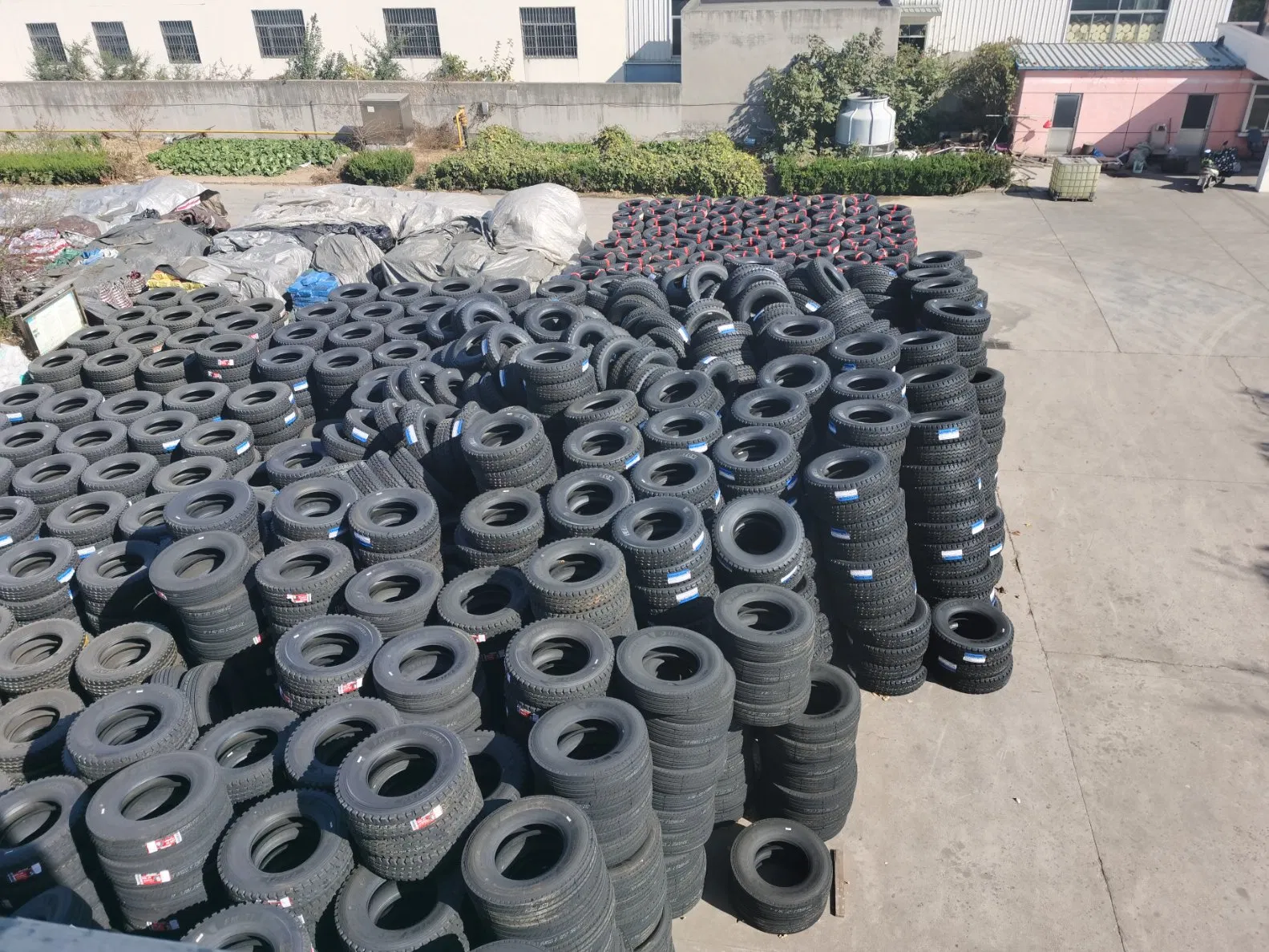 High Quality Chinese TBR/PCR/OTR/Truck Tire/Tyre for Radial/Bus 1000r20