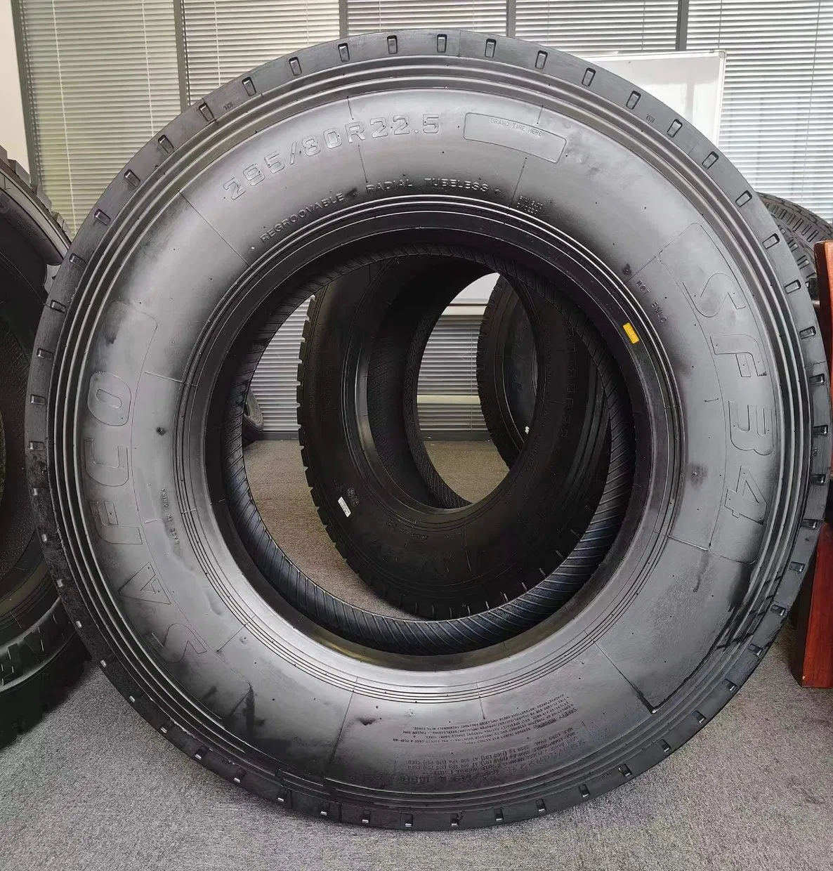 Грузовая шина 295/80R22.5 Cargostone для дальних перевозок
