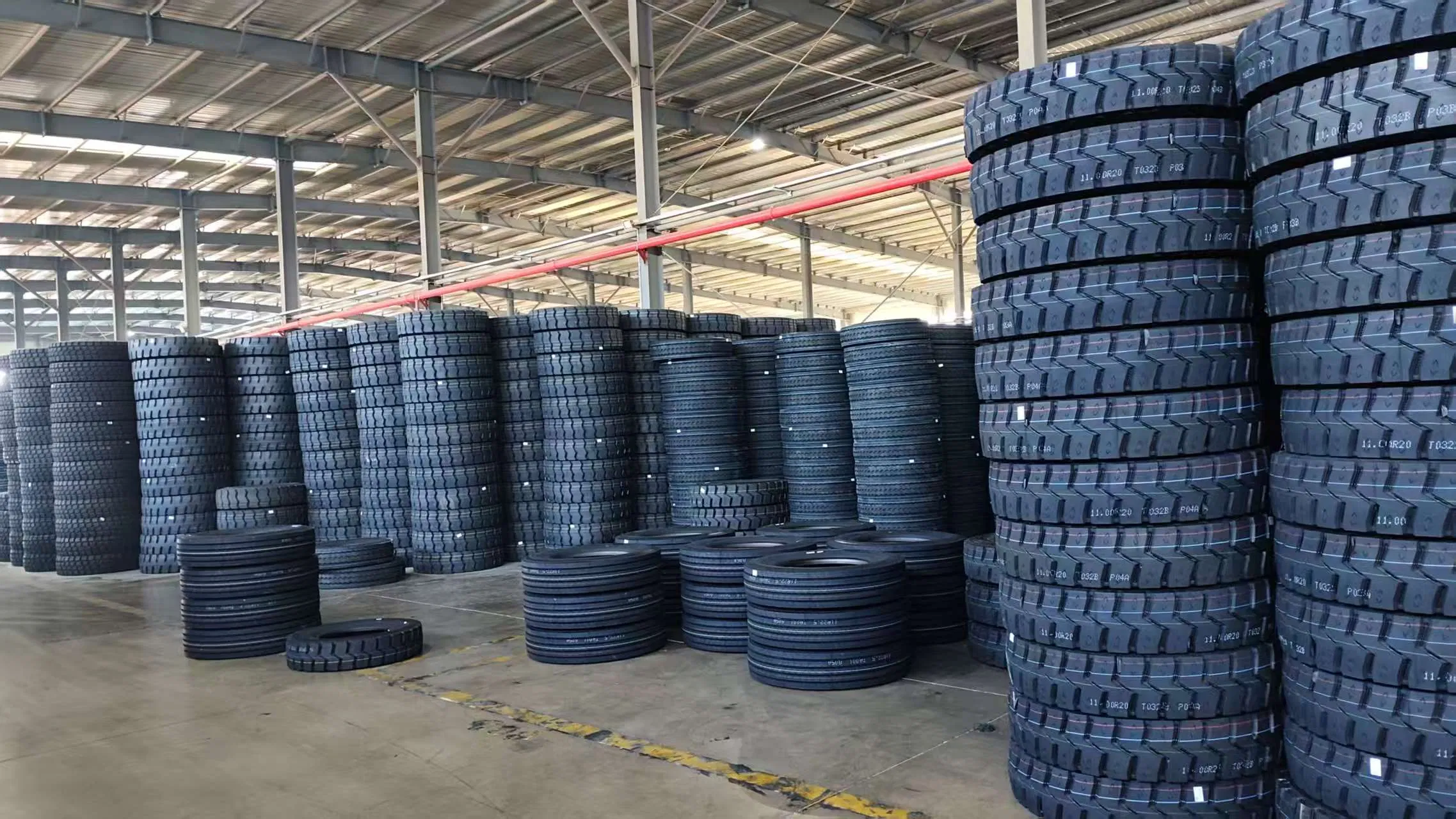 Durable 295/80r22.5 Rd198 All-Weather Truck Tyre for Long Hauls China Tyre Factory All Steel Radial TBR Tubeless Tire Wholesale Truck Tyre with Cheap Price.