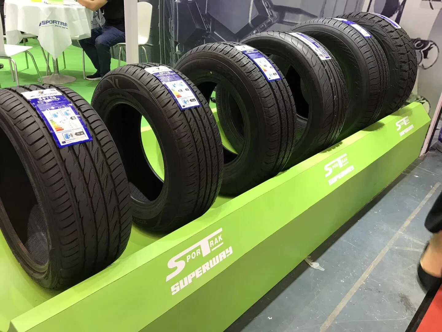 SUV Tyre China Passenger Car Tires Hot Quality 215/60r17 Sportrak Wholesale Neumaticos Tyre