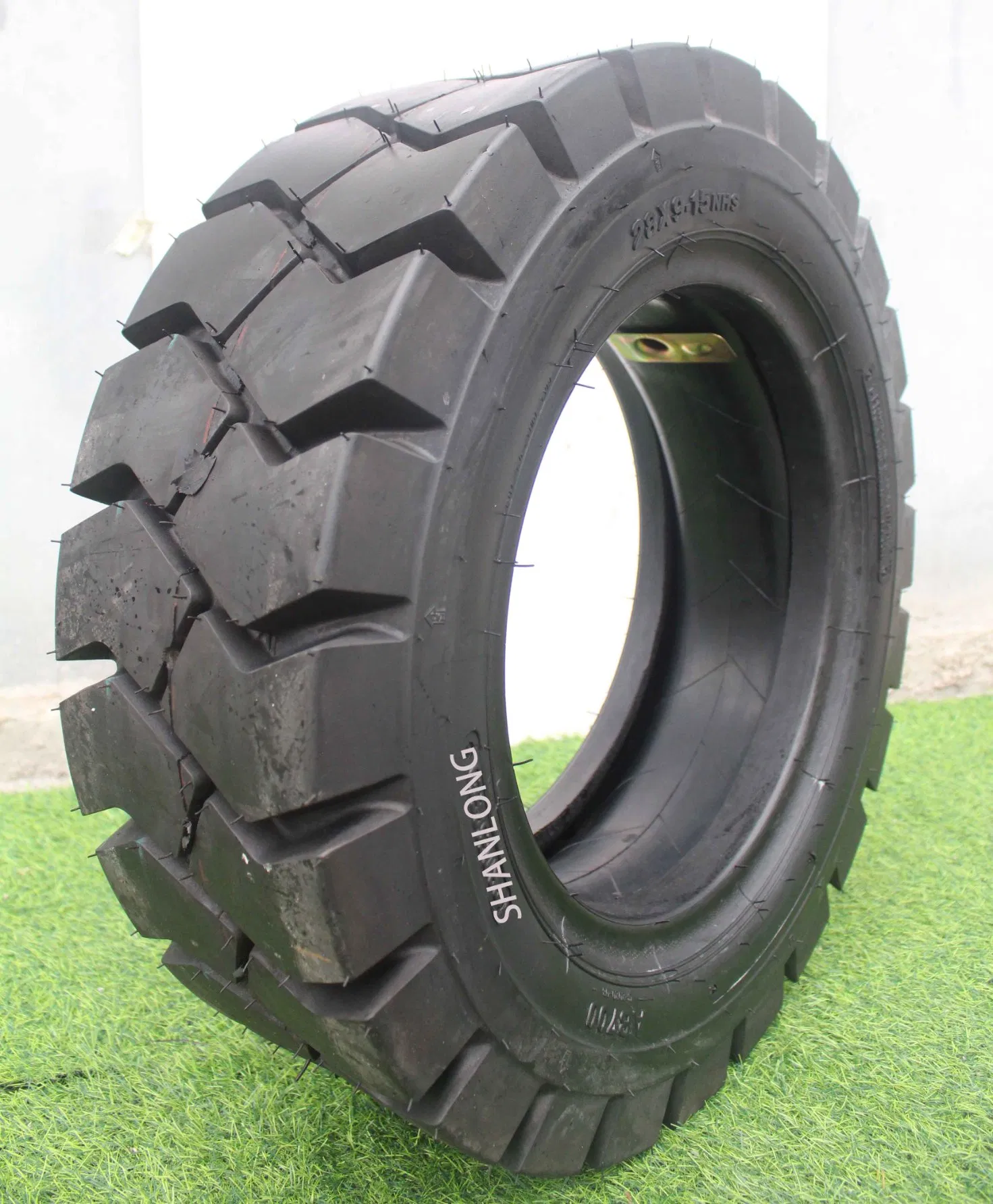 Пневматическая шина 28*9-15 для вилочных погрузчиков