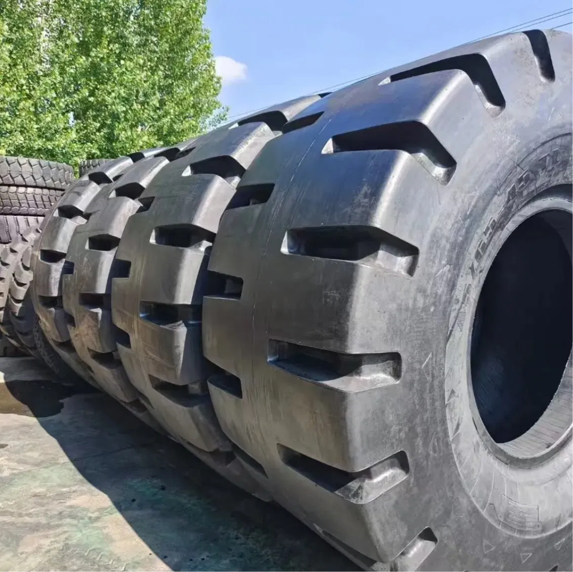 off Road Tires OTR 23.5r25 26.5r25 29.5r25 17.5r25 Loader Grader Offroad Wheels 32 18 Tyres 20 5 25 Radial Ban Mbl Radial
